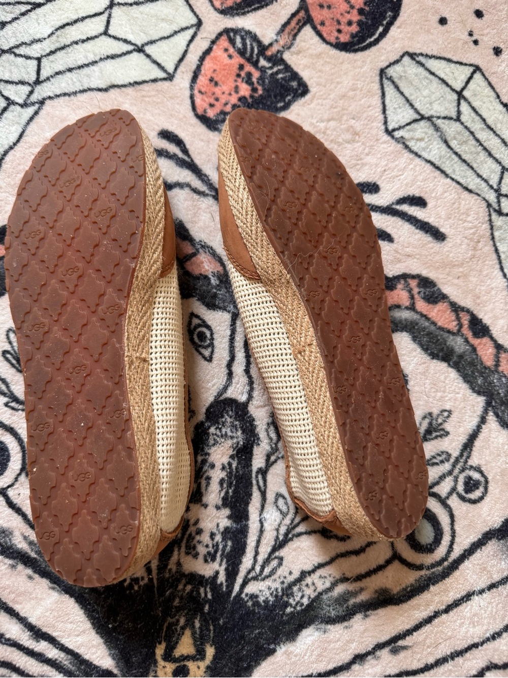 UGG Women's Tan and Cream Rope-Detail Slip-On Flats - Picture 2 of 3